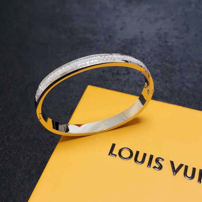 Picture of LV Bracelet _SKULVbracelet08cly9211012